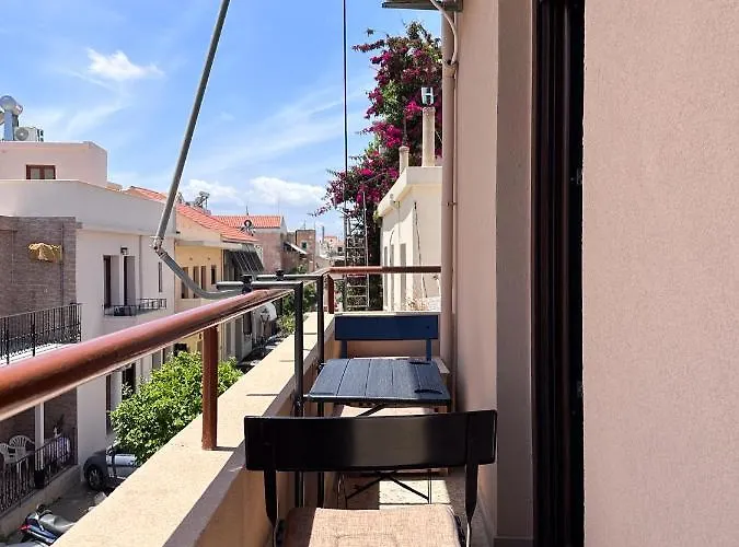 Kostas House